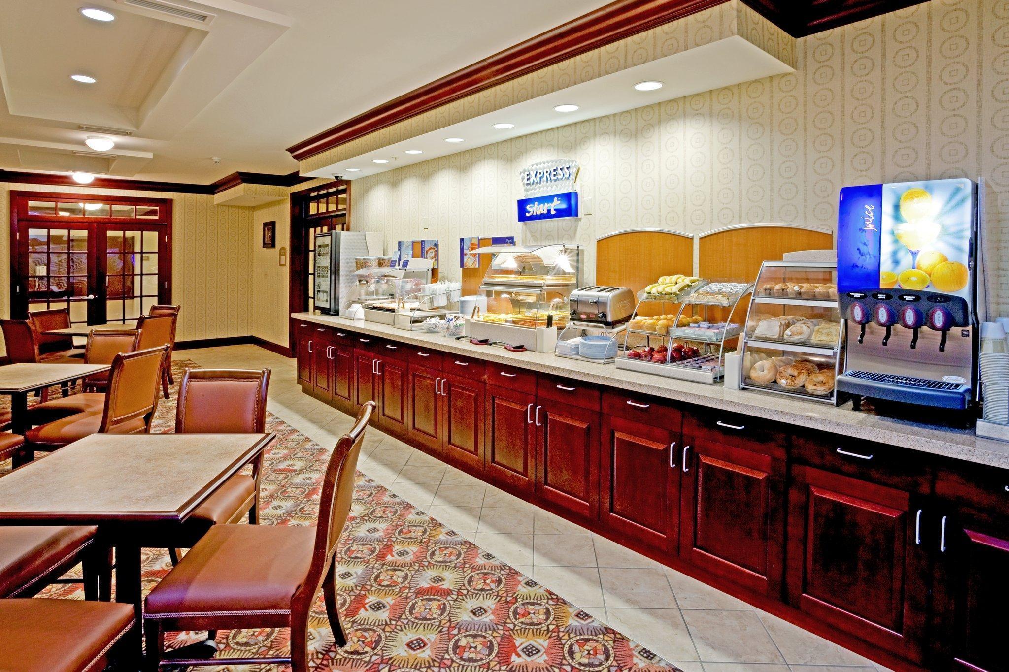 Holiday Inn Express & Suites Albany Airport Area - Latham, An Ihg Hotel Экстерьер фото