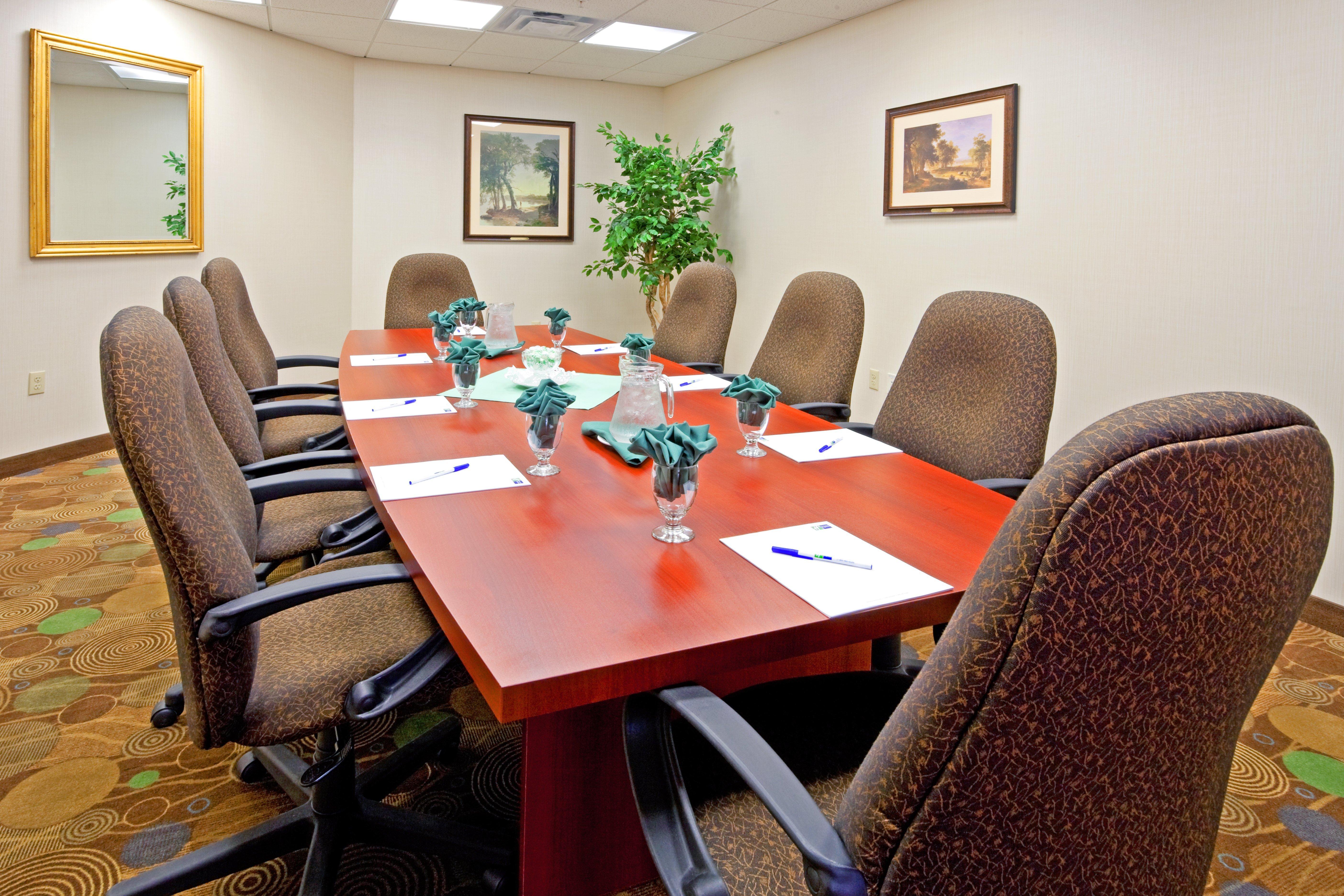 Holiday Inn Express & Suites Albany Airport Area - Latham By Ihg Экстерьер фото