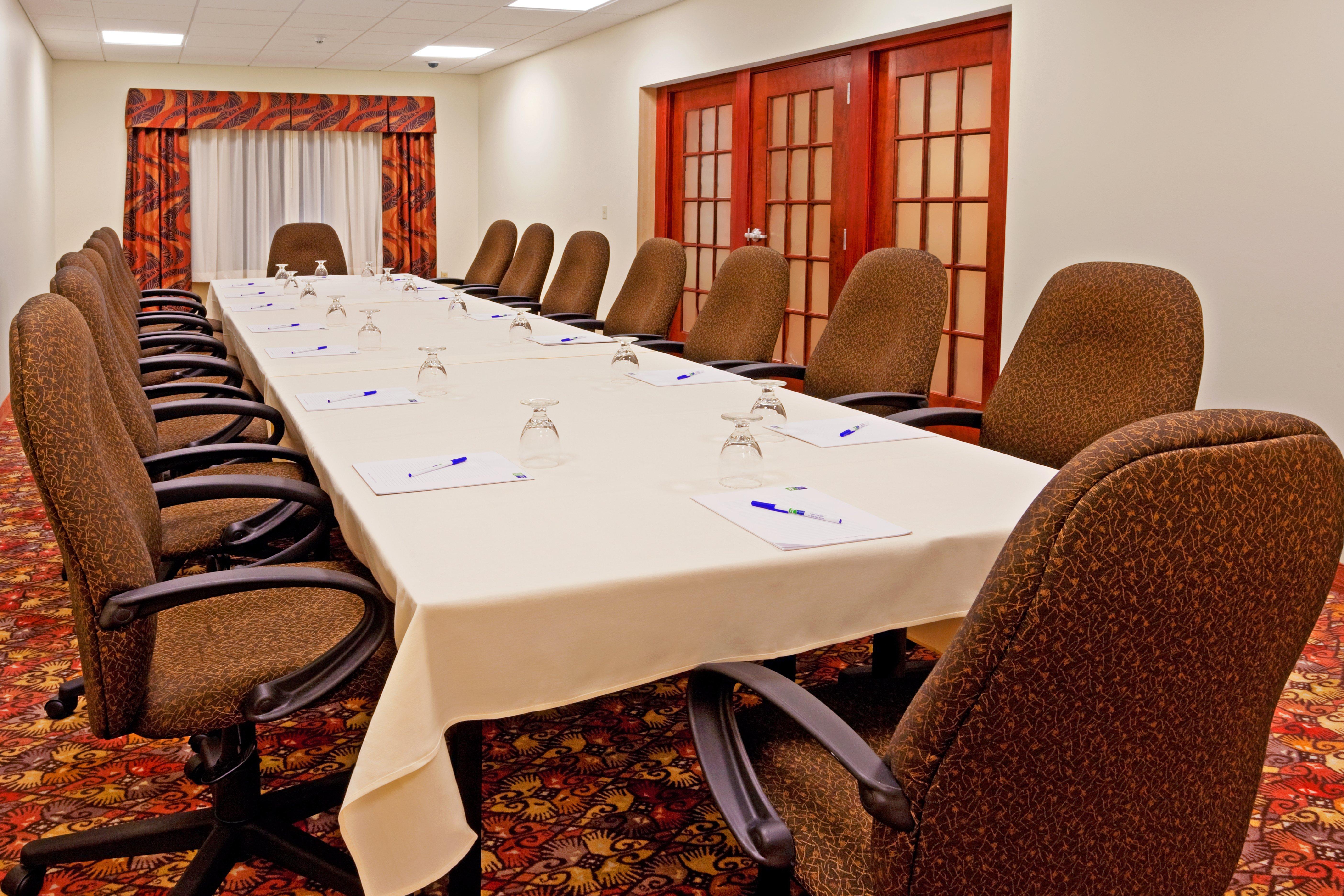 Holiday Inn Express & Suites Albany Airport Area - Latham By Ihg Экстерьер фото