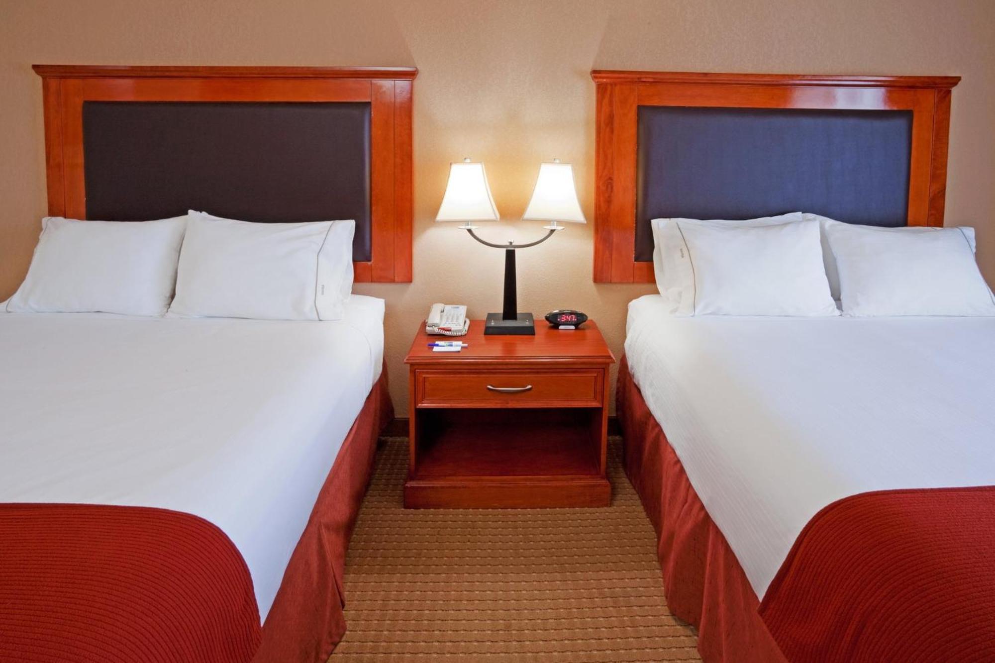 Holiday Inn Express & Suites Albany Airport Area - Latham, An Ihg Hotel Экстерьер фото