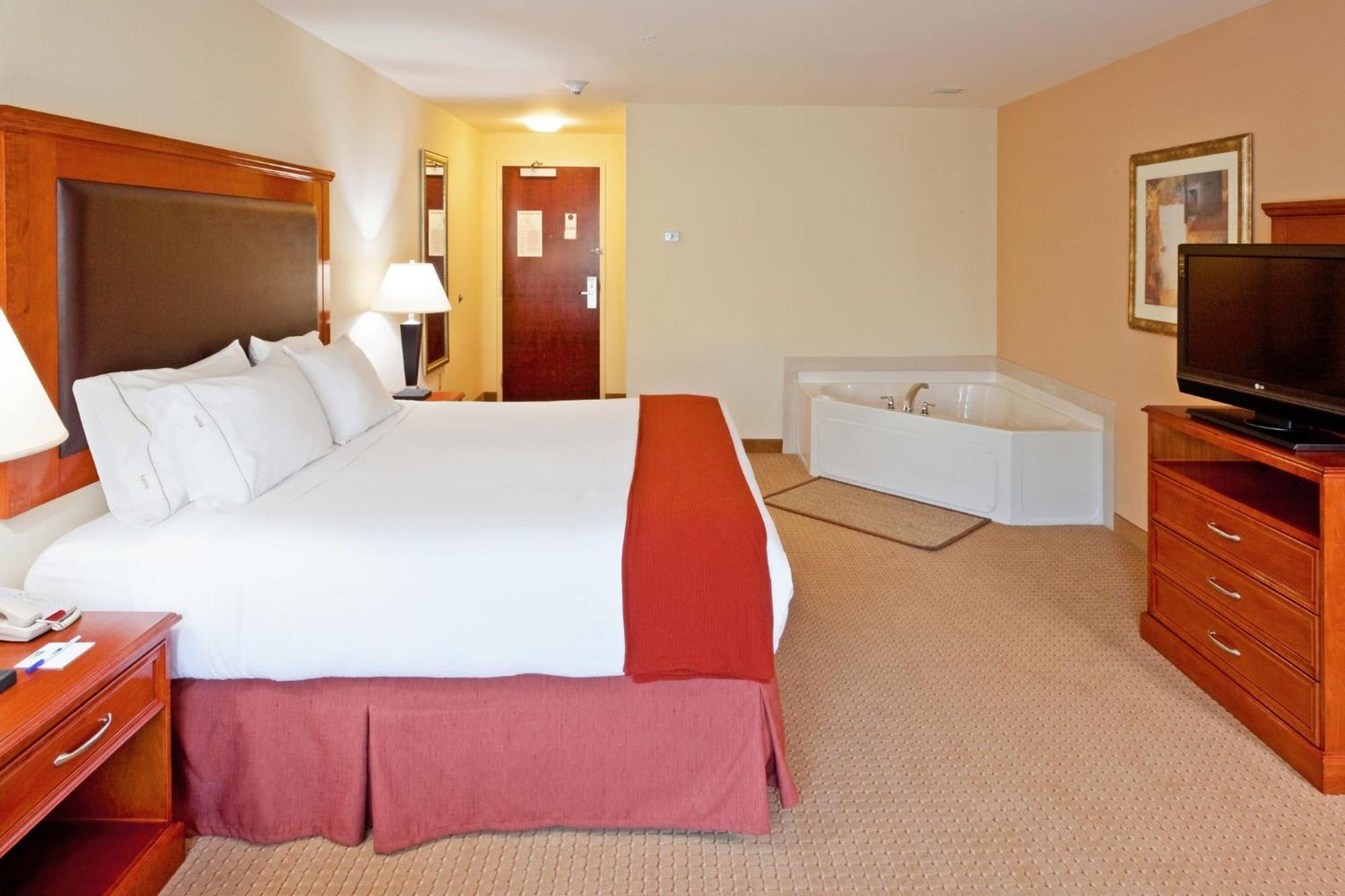 Holiday Inn Express & Suites Albany Airport Area - Latham, An Ihg Hotel Экстерьер фото